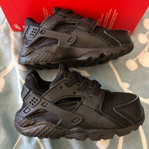 Nike Kids Black Sneakers